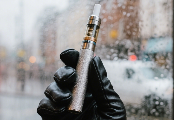 &Tau;&alpha; &Eta;&lambda;&epsilon;&kappa;&tau;&rho;&omicron;&nu;&iota;&kappa;ά &Tau;&sigma;&iota;&gamma;ά&rho;&alpha; &omega;&sigmaf; &Kappa;&lambda;&epsilon;&iota;&delta;ί &gamma;&iota;&alpha; &Nu;έ&epsilon;&sigmaf; &Phi;&iota;&lambda;ί&epsilon;&sigmaf;: &Mu;&iota;&alpha; &Alpha;&nu;&epsilon;&xi;ή&gamma;&eta;&tau;&eta; &Sigma;ύ&nu;&delta;&epsilon;&sigma;&eta;